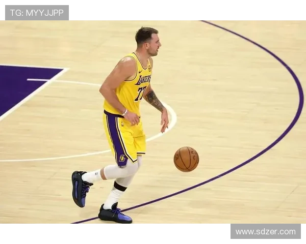 东契奇拒空三分成湖人罪人全场